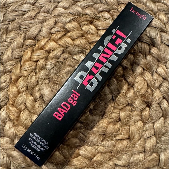 Benefit BADgal BANG! Volumizing Mascara - Picture 1 of 6